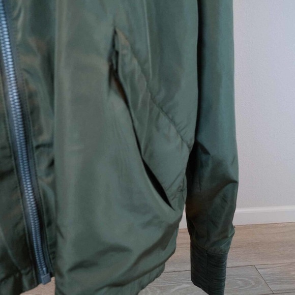 PrAna Womens Jacket Small Lined Full Zip Lined Rain Windbreaker Bomber Quick Dry - Picture 4 of 15